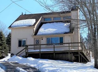 73 Glenwood Ln, Lake Ariel, PA 18436
