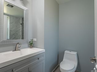 5216 S Prairie Ave #2, Chicago, IL 60615