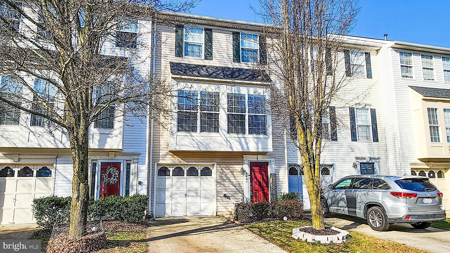 9404 Lanae Ln photo 1