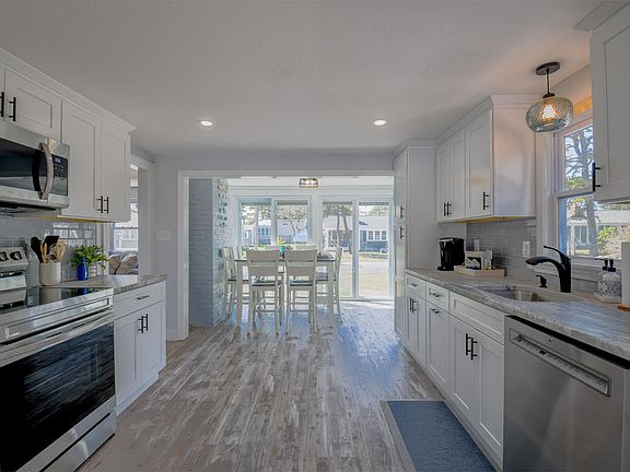 4th image of 26 Beachplum Ln