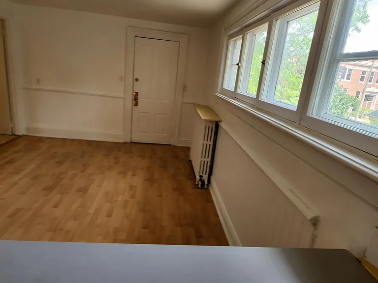 17 Alexander St #5 — Photo 5