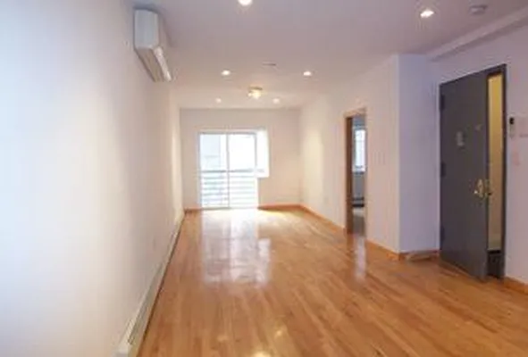 Rented by Chase Global Realty Corp | media 7