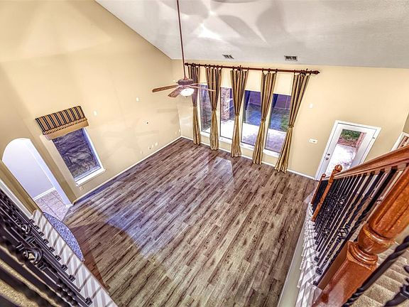 5th image of 9502 Sapphire Hill Ln