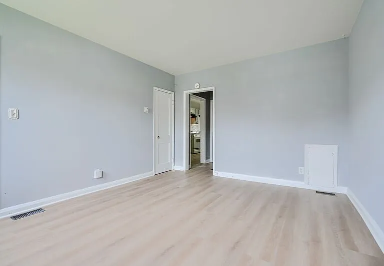 2976 Cornwall Rd #1 — Photo 5