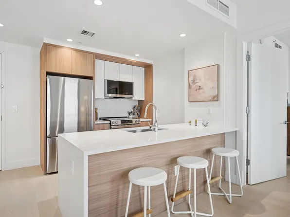 170 Freeman Street image 2 of 18