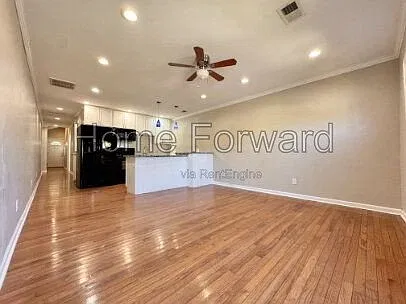 2 bed, 1.0 bath, 715 sqft, $1,000 — Photo 1