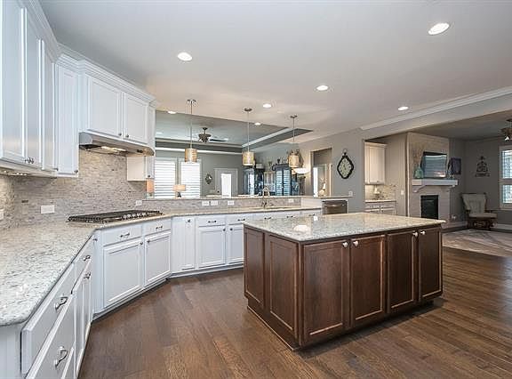 2nd image of 2415 Island View Dr