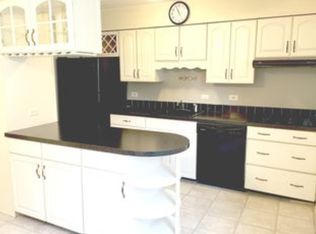 416 N Kennicott Ave, Arlington Heights, IL 60005