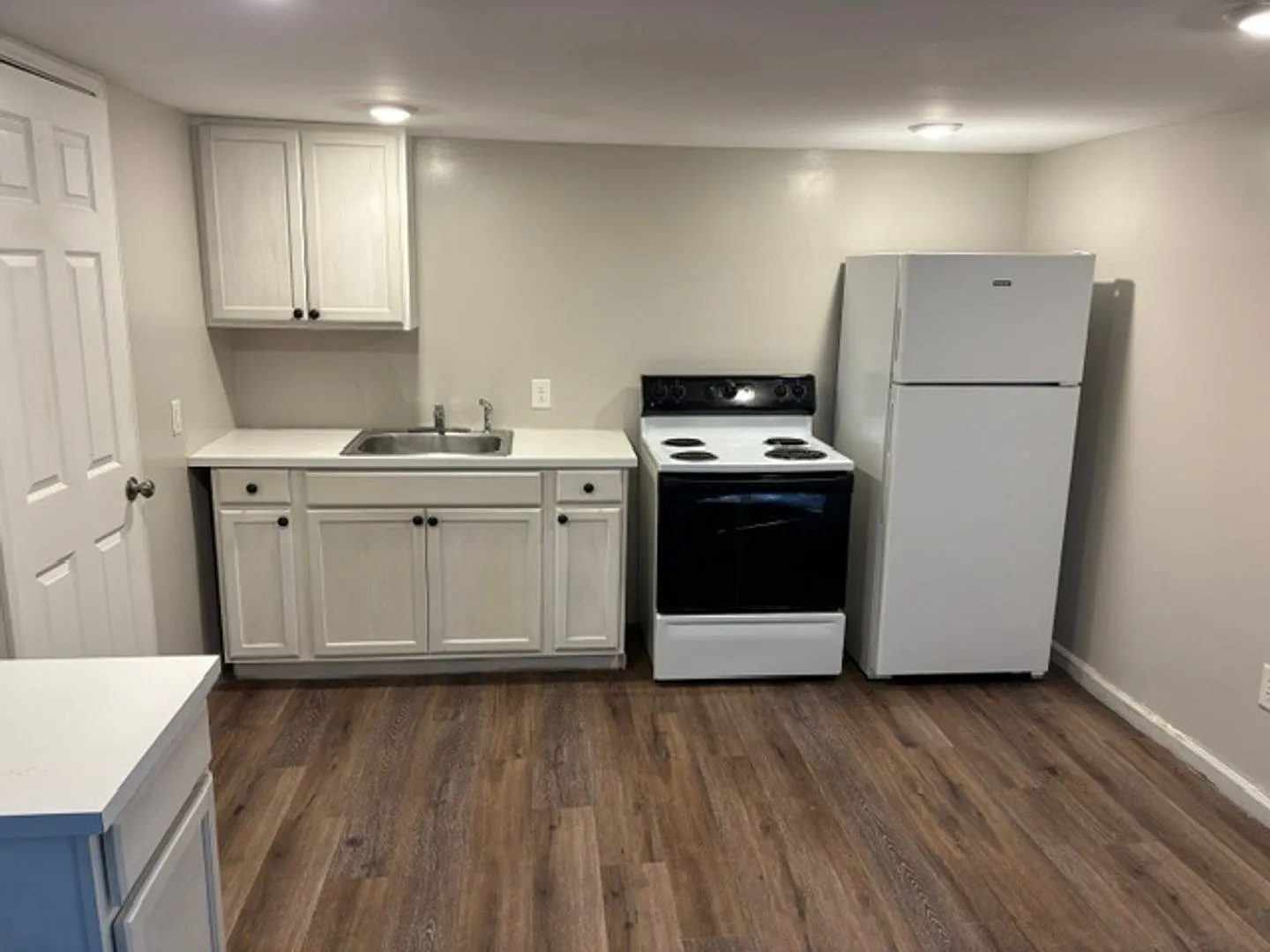 Blandford Avenue - 817 & 817.5 — Photo 3