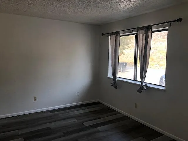 409 W Washington Ave — Photo 3