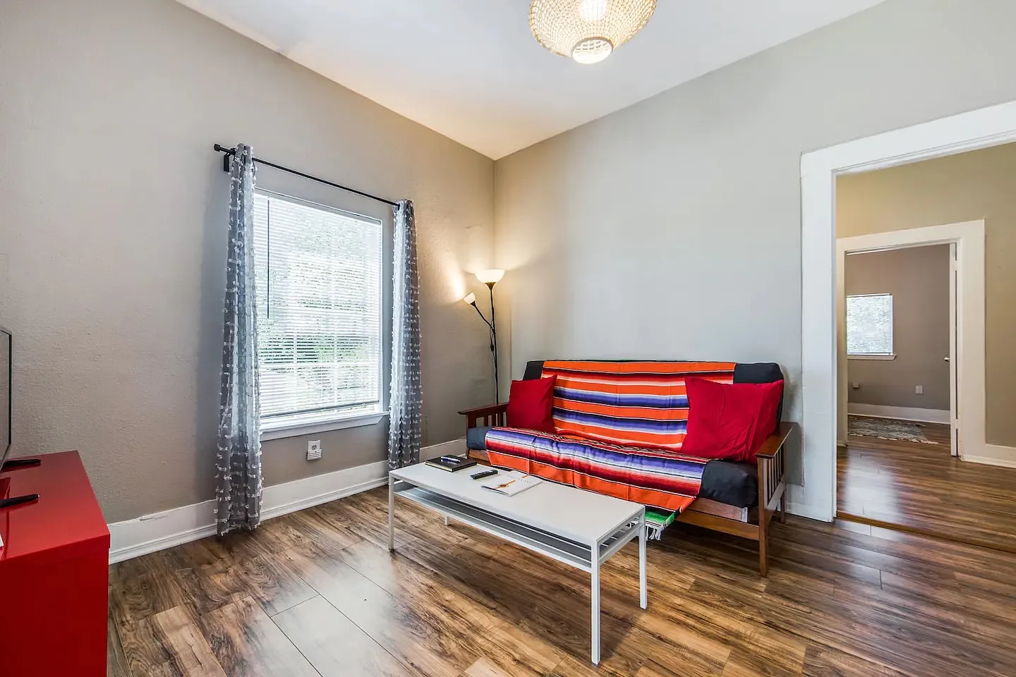 2 bed, 950 sqft, $1,150 — Photo 4