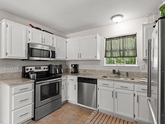 3rd image of 1903 Howell Mill Dr