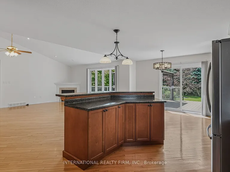18 Sea Breeze Dr — Photo 15