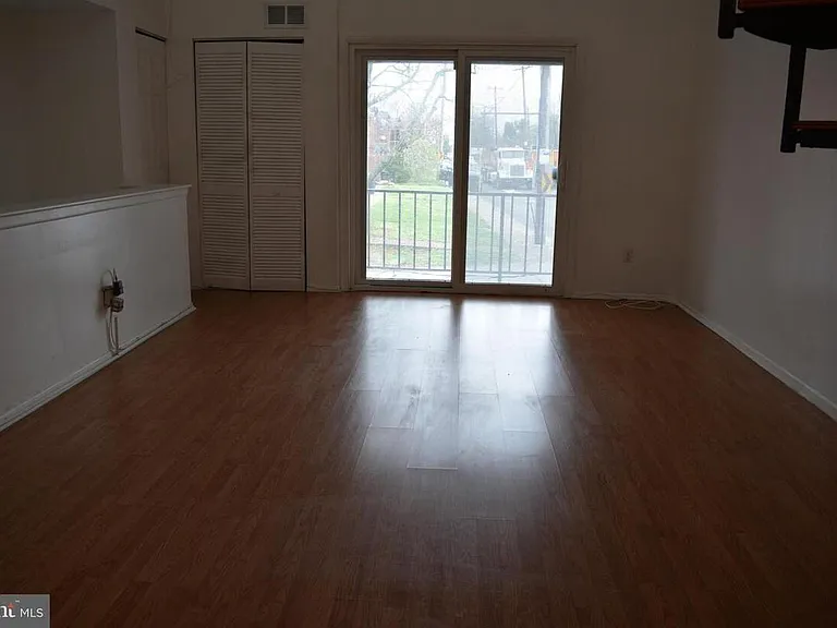 7751 Oxford Ave #B — Photo 2
