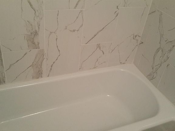 4th image of 710 Oakdale Dr