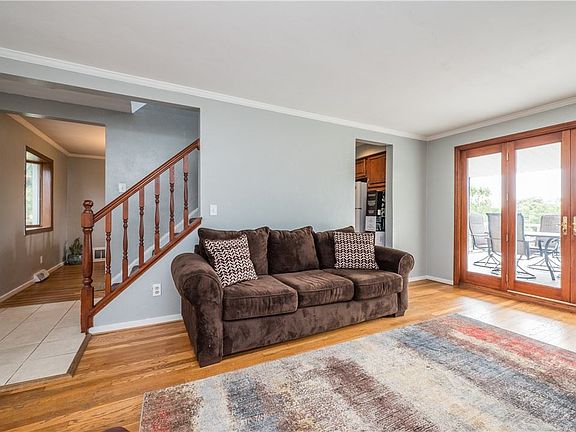 3rd image of 5337 Greenridge Dr