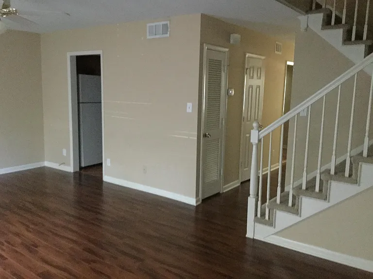 455 Mall Blvd — Photo 17