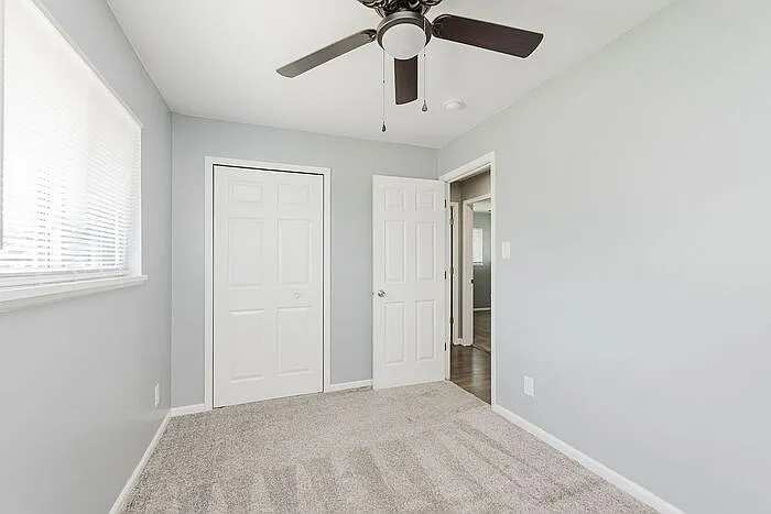 1530 S Drexel Ave — Photo 13