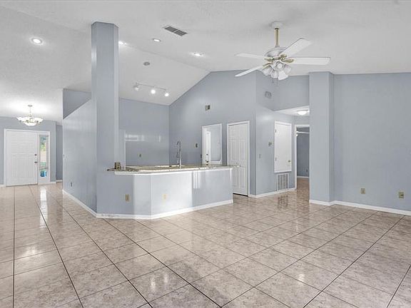 5th image of 230 Lytton Cir