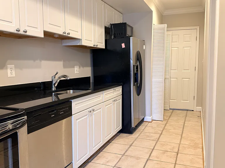 1246 Queen St NE #2 — Photo 13