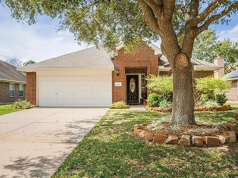 3034 Glenthorpe Ln — Photo 1