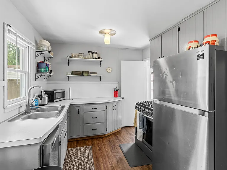 2809 Brunswick Ave S — Photo 14