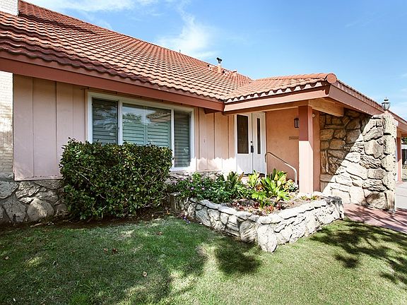 2nd image of 23773 Pasatiempo Ln