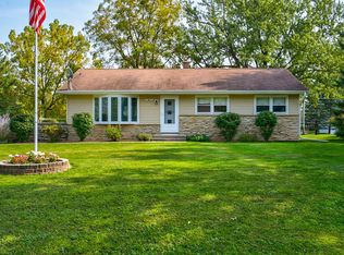 W150N6344 Pocahontas Dr, Menomonee Falls, WI