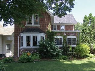 1317 29th Ave, Moline, IL 61265