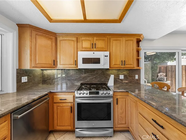 1518 Brentford Ave — Photo 10