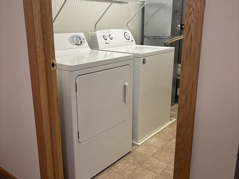 Laundry / Loft access (Upper LVL)