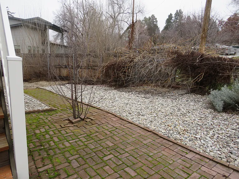 1014 E Franklin St — Photo 7