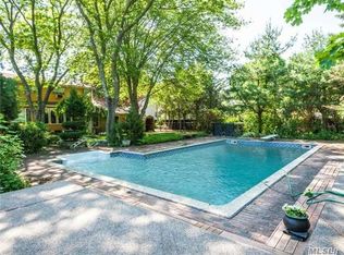 19 Merrivale Dr, Smithtown, NY 11787