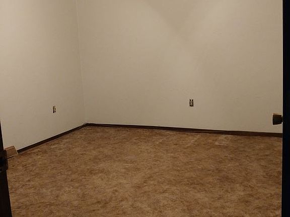 4th image of 24069 New Willow Dr