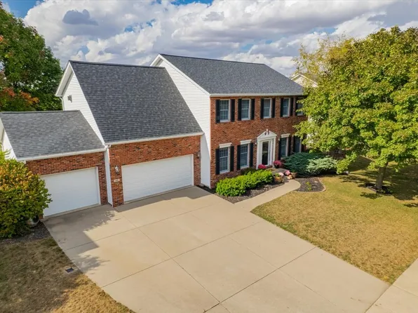 45 Pebblebrook Ct, Bloomington, IL 61705