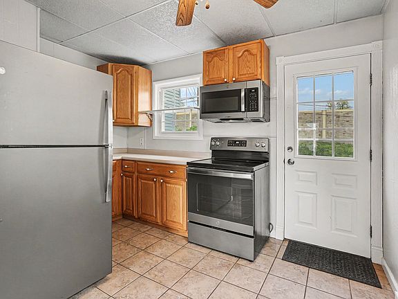 3rd image of 415 Aspen St #1