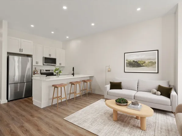 43-45 Blossom St #3, Chelsea, MA 02150