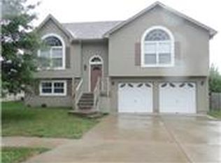 833 SW Highland Ave, Grain Valley, MO 64029