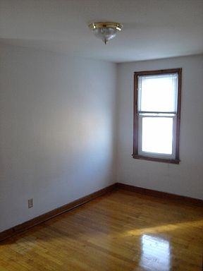 5th image of 538 36th Ave NE