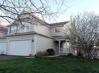 277 Tower Hill Dr, Saint Charles, IL 60175
