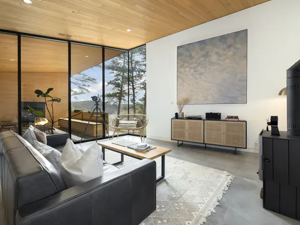 (undisclosed Address), Rogers, AR 72756