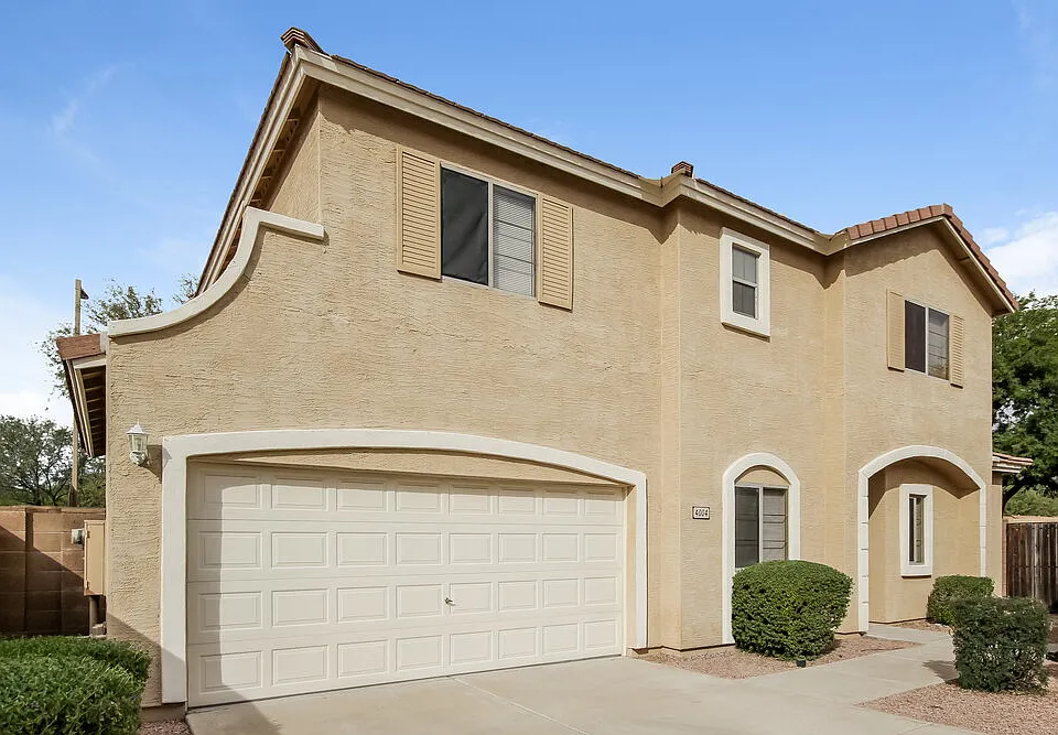 4004 E Melinda Ln