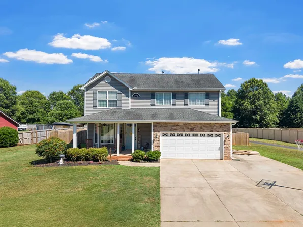 15 Camrose Dr, Greer, SC 29651
