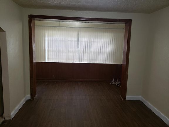 3rd image of 1423 Mason Ave