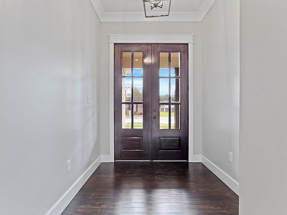 4th image of 3940 Acadian Village Dr
