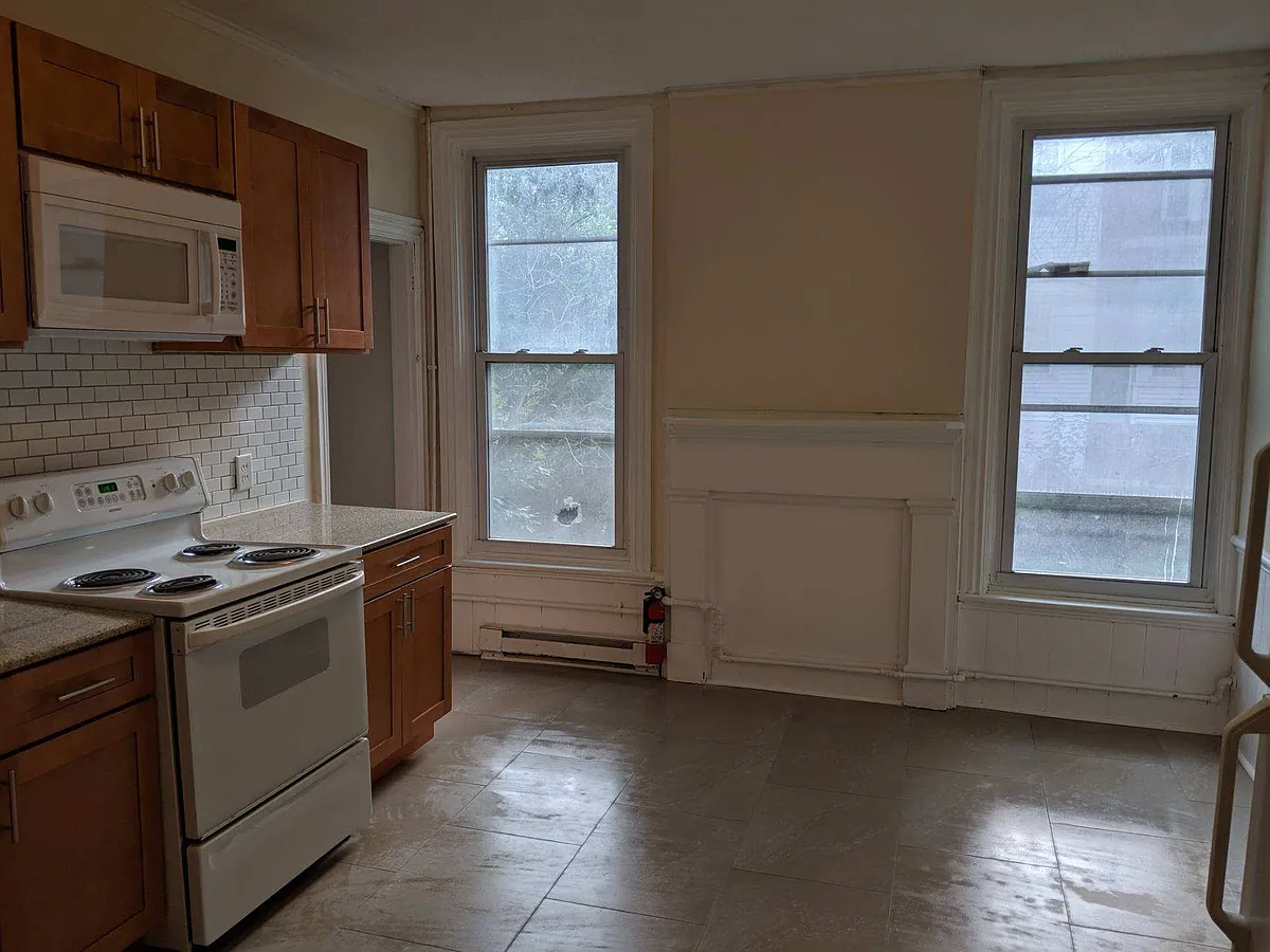 Building Photo - 916 Jacob St #2