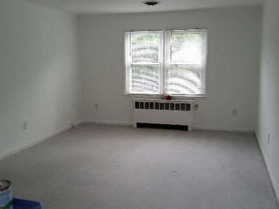 11 Frankie Ln, North Babylon, NY, 11703