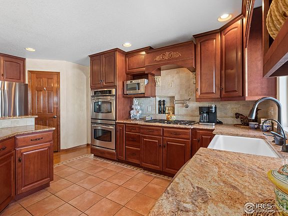 4th image of 1721 Montgomery Cir