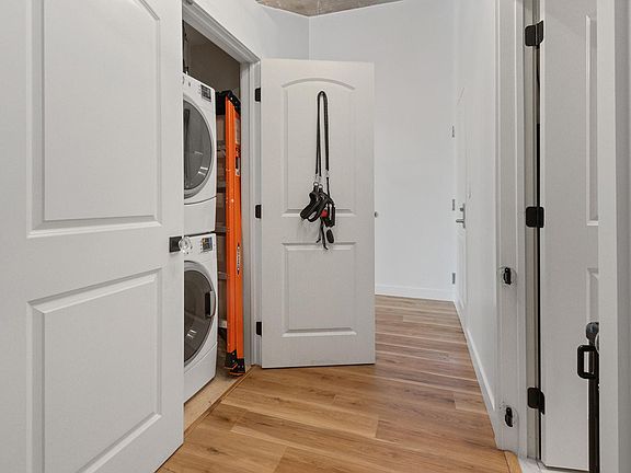 3rd image of 113 N Bread St #3H6-1