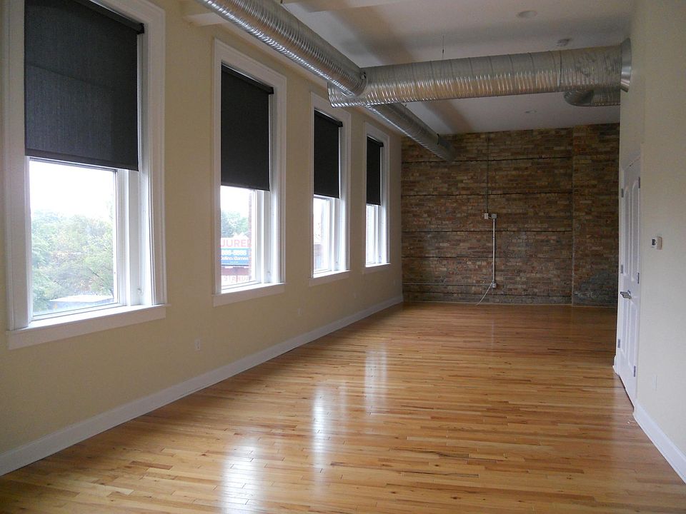 1st image of 1524 Main St APT 8